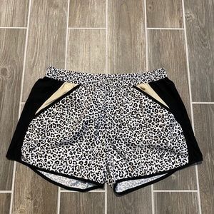 Jennifer Lauren Shorts Animal Print Size 1X